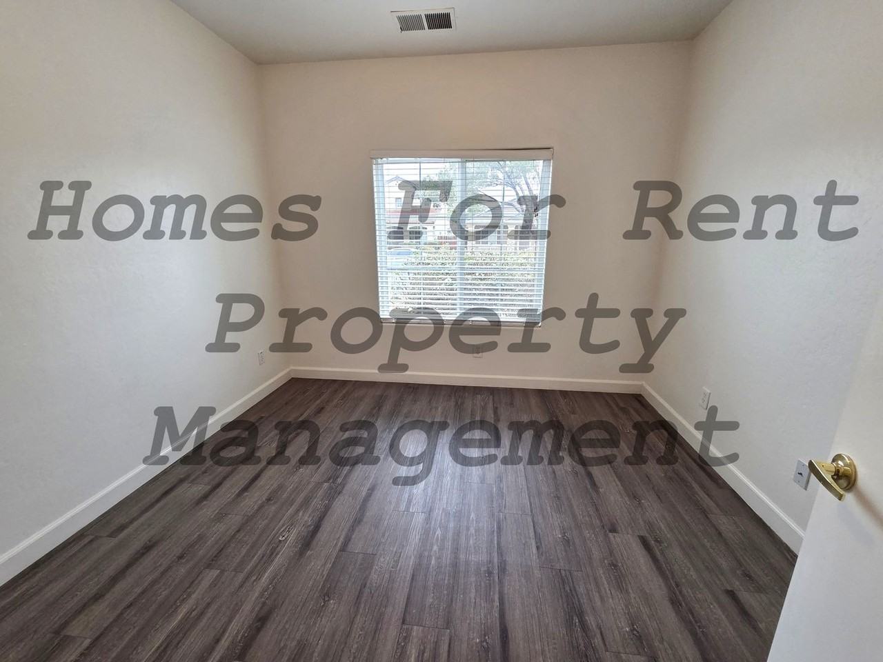 6053 E Cortland Ave - Photo 7 of 13