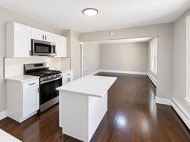featured image of 32 Evans St