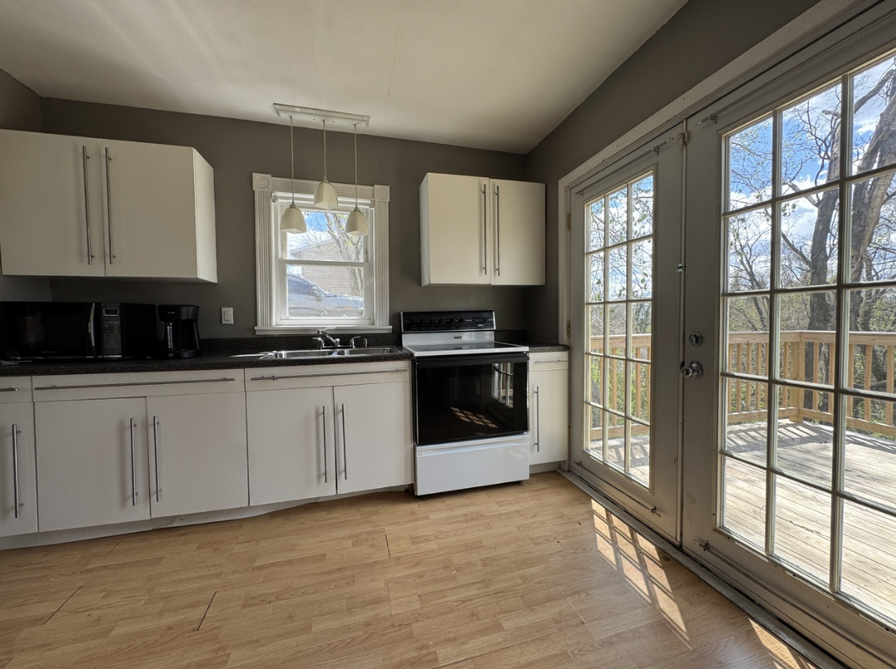 980 Willey St - Photo 6 of 9