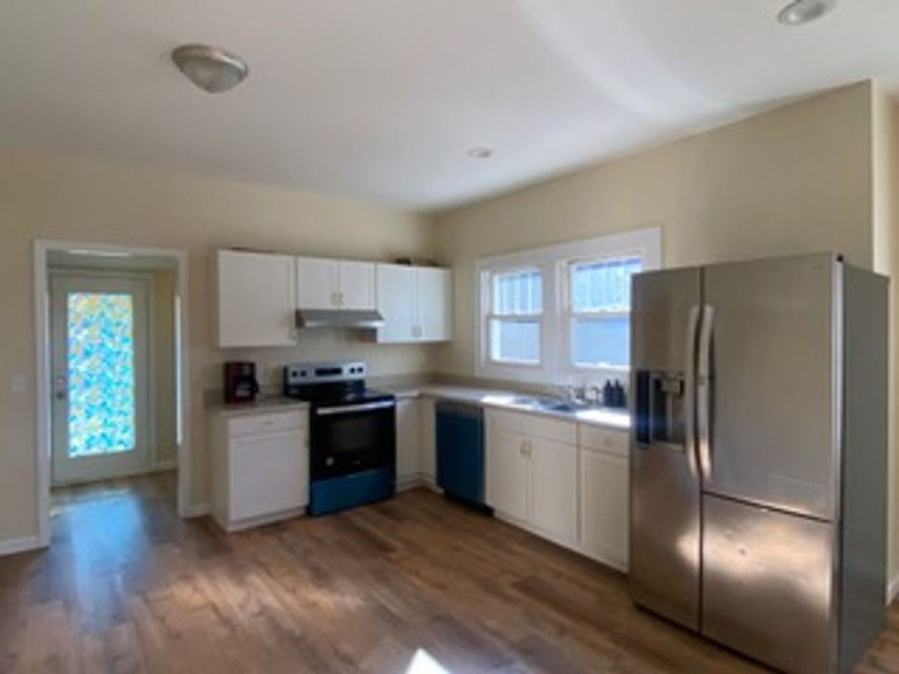 403 Hillcrest Ave - Photo 2 of 11