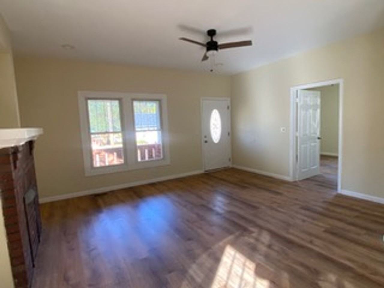 403 Hillcrest Ave - Photo 4 of 11