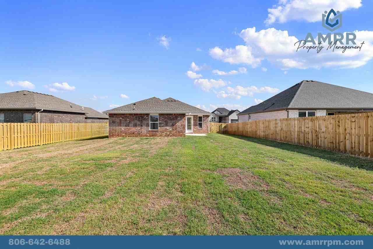 1807 Ferguson St - Photo 7 of 39