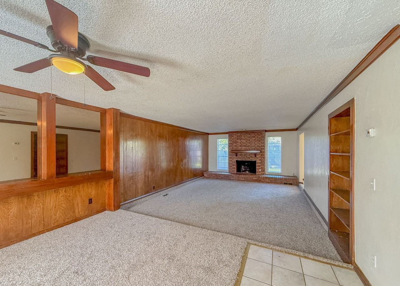 7223 Edenborough Dr - Photo 4 of 19