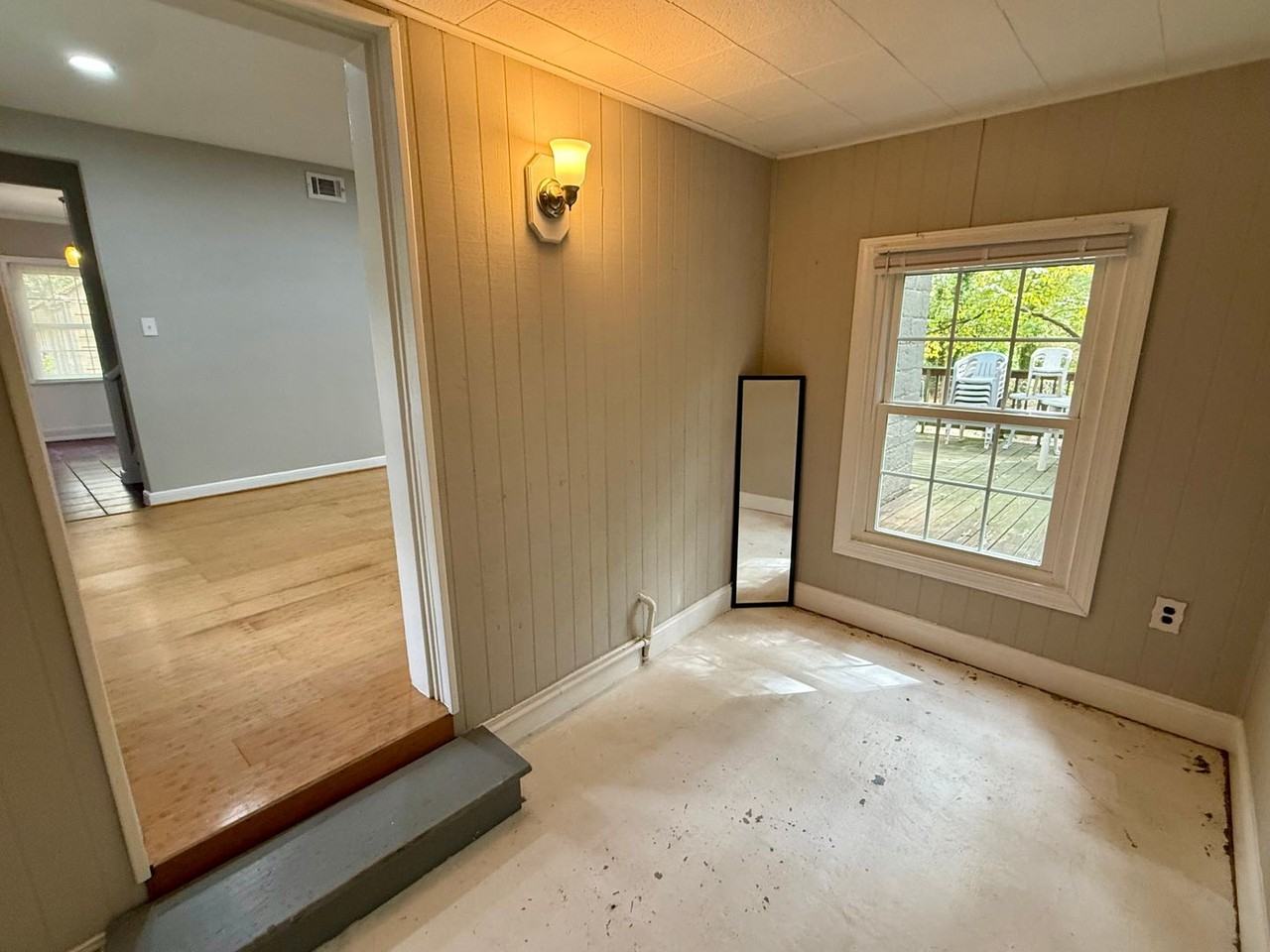 721 W 49th St - Photo 4 of 32