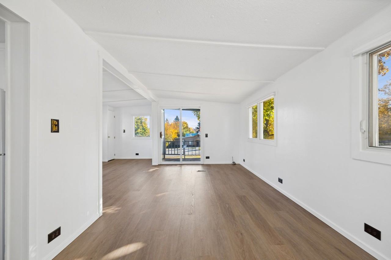 648 Lupfer Ave - Photo 4 of 22
