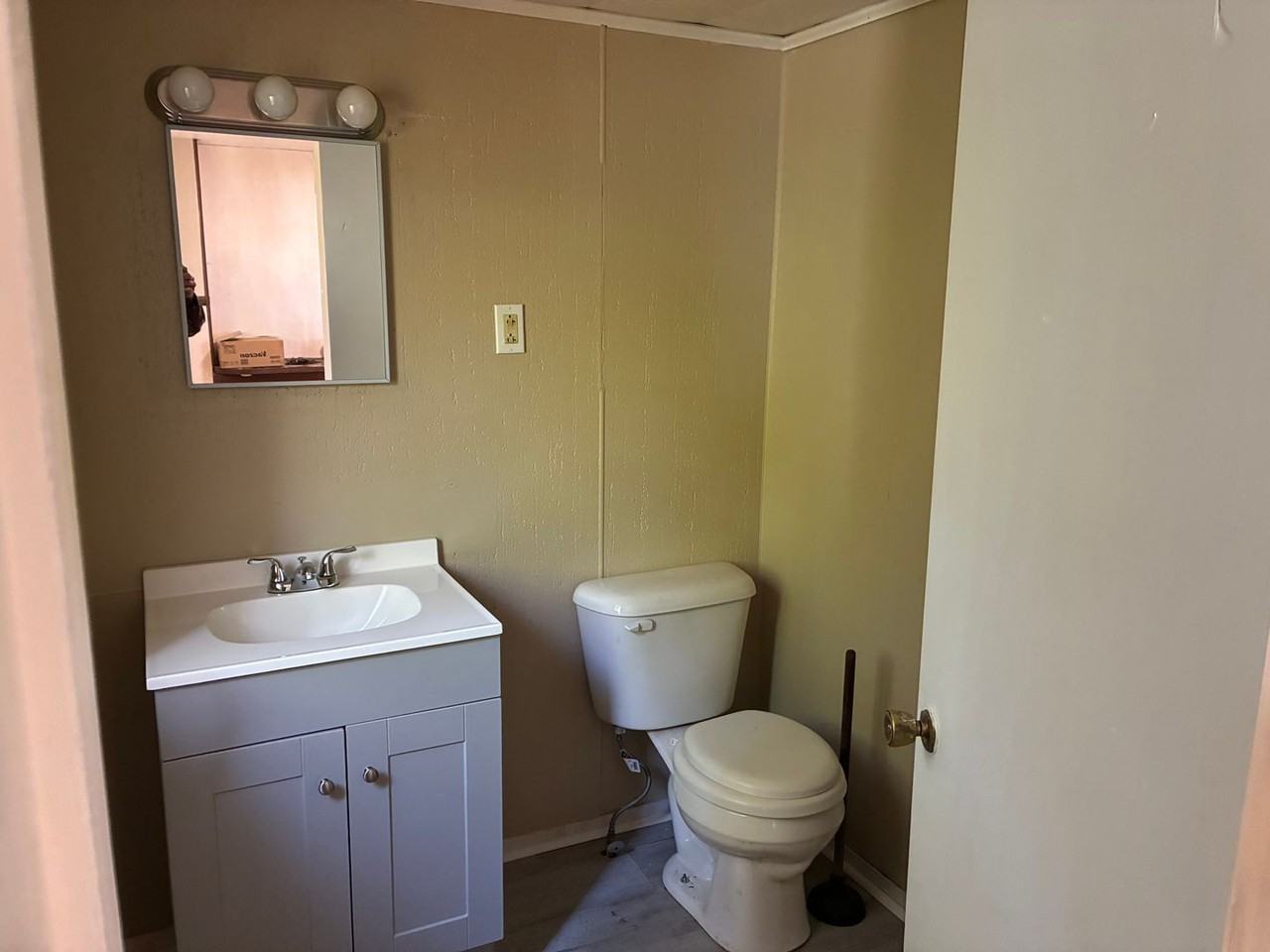 1202 Crescent Ave - Photo 4 of 10