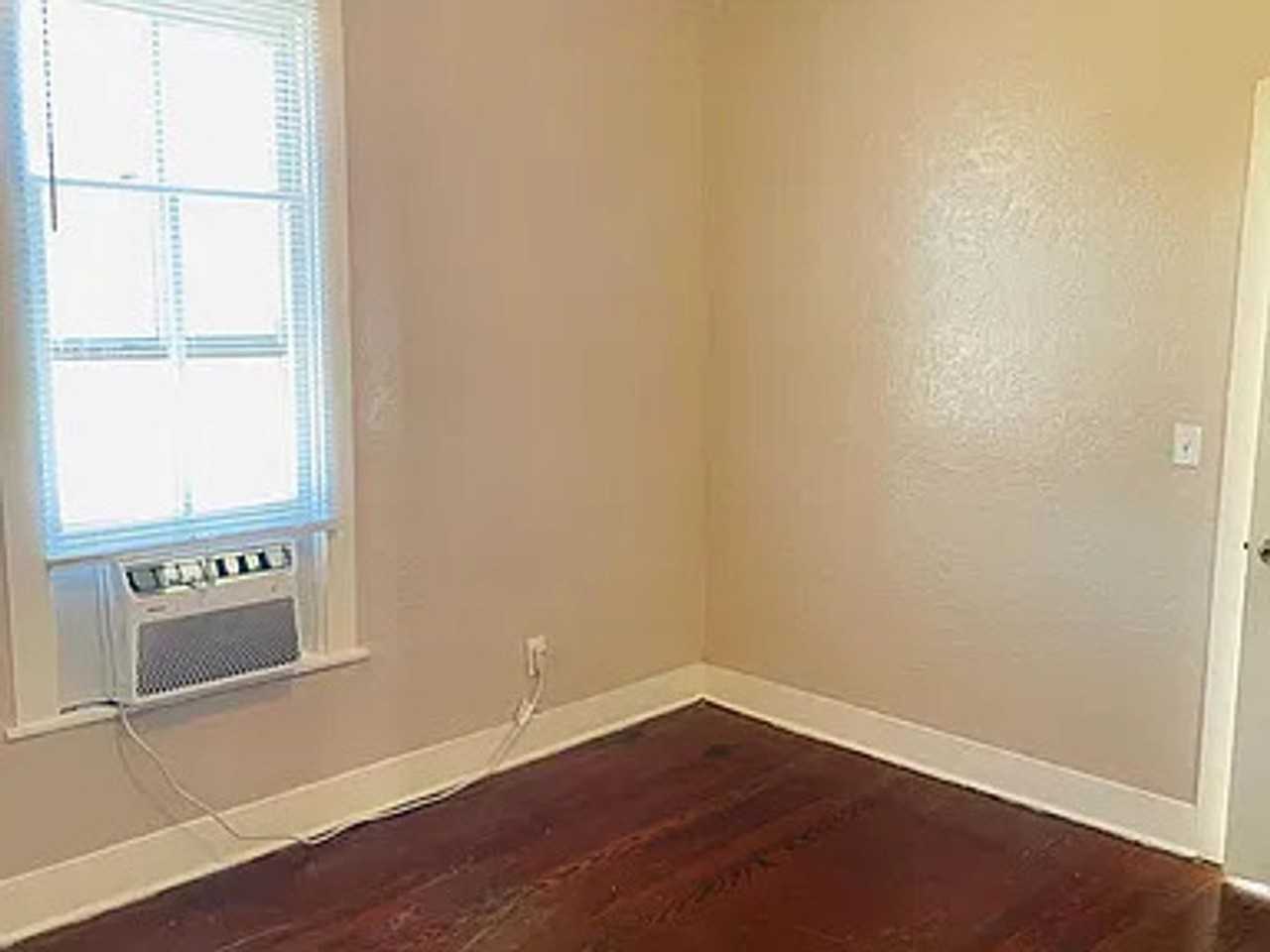 2396 Saint Anthony St - Photo 4 of 7