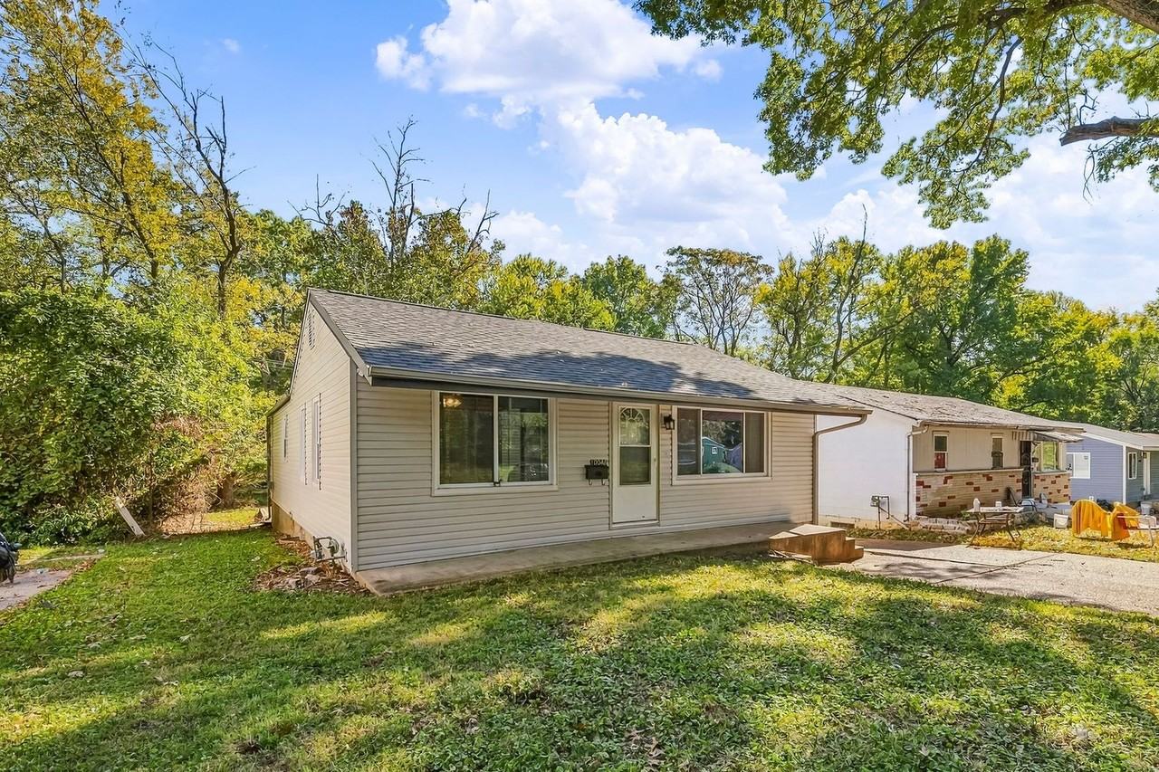 10048 Lord Dr - Photo 7 of 50