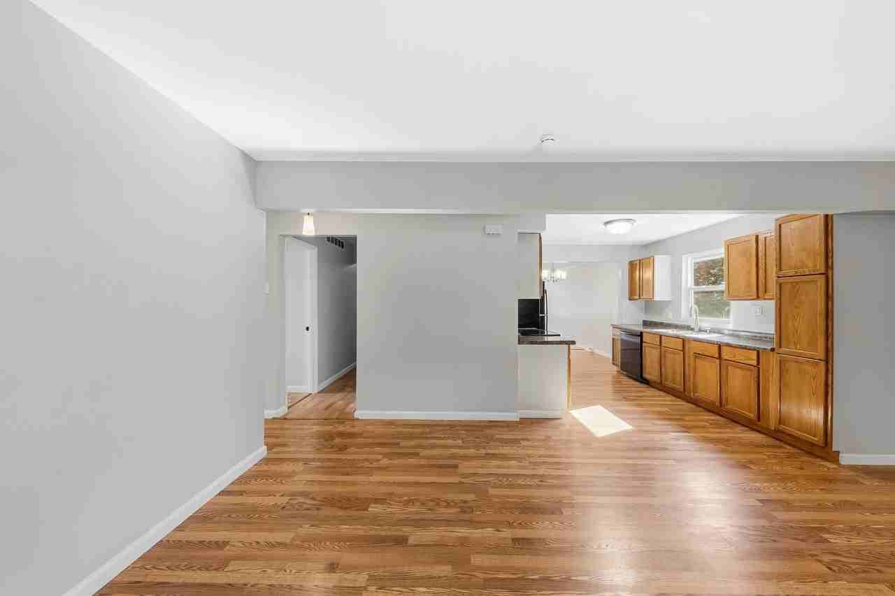 10048 Lord Dr - Photo 2 of 50