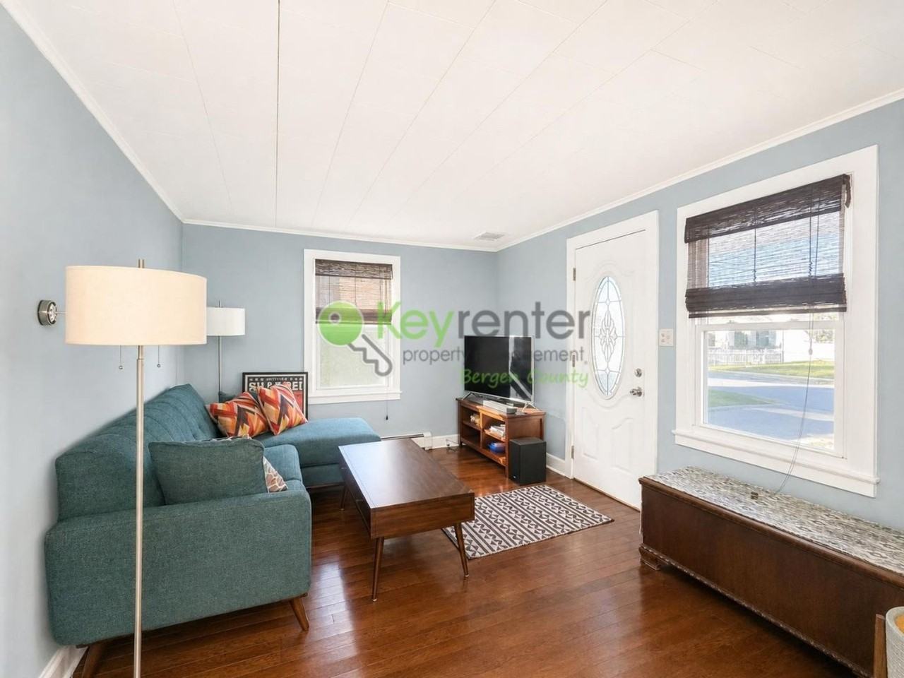237 Romain Ave - Photo 2 of 16