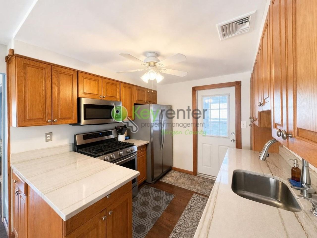 237 Romain Ave - Photo 3 of 16