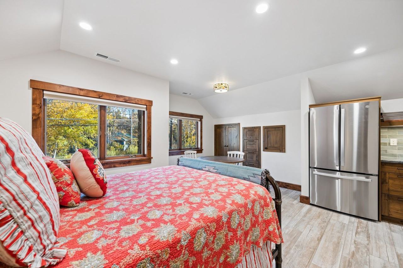 1476 Barkley Ln - Photo 5 of 16