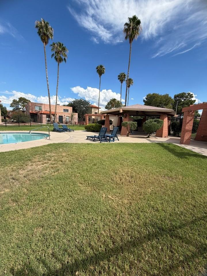 6509 E Calle La Paz #D - Photo 6 of 7