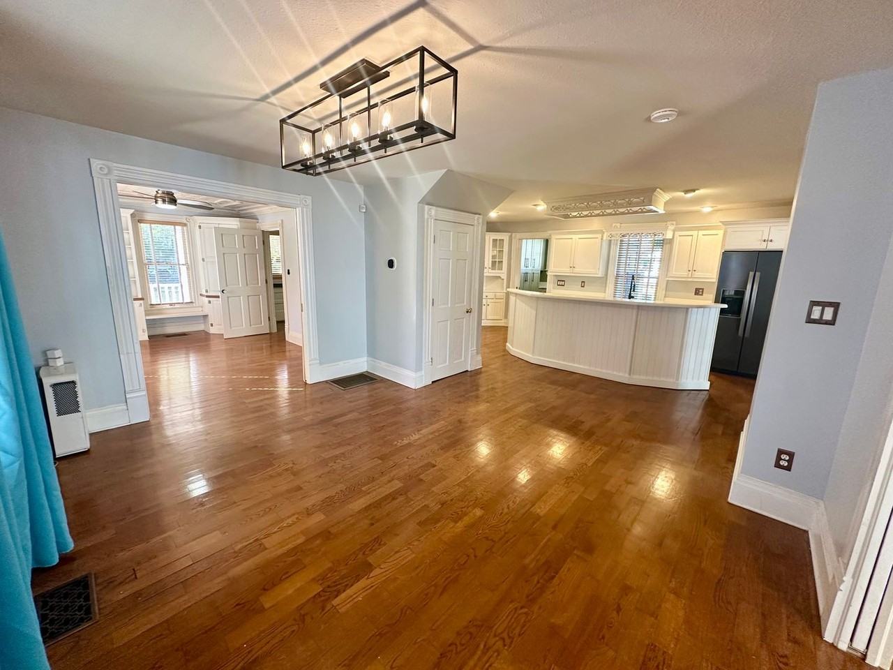 303 E Livingston St - Photo 2 of 33