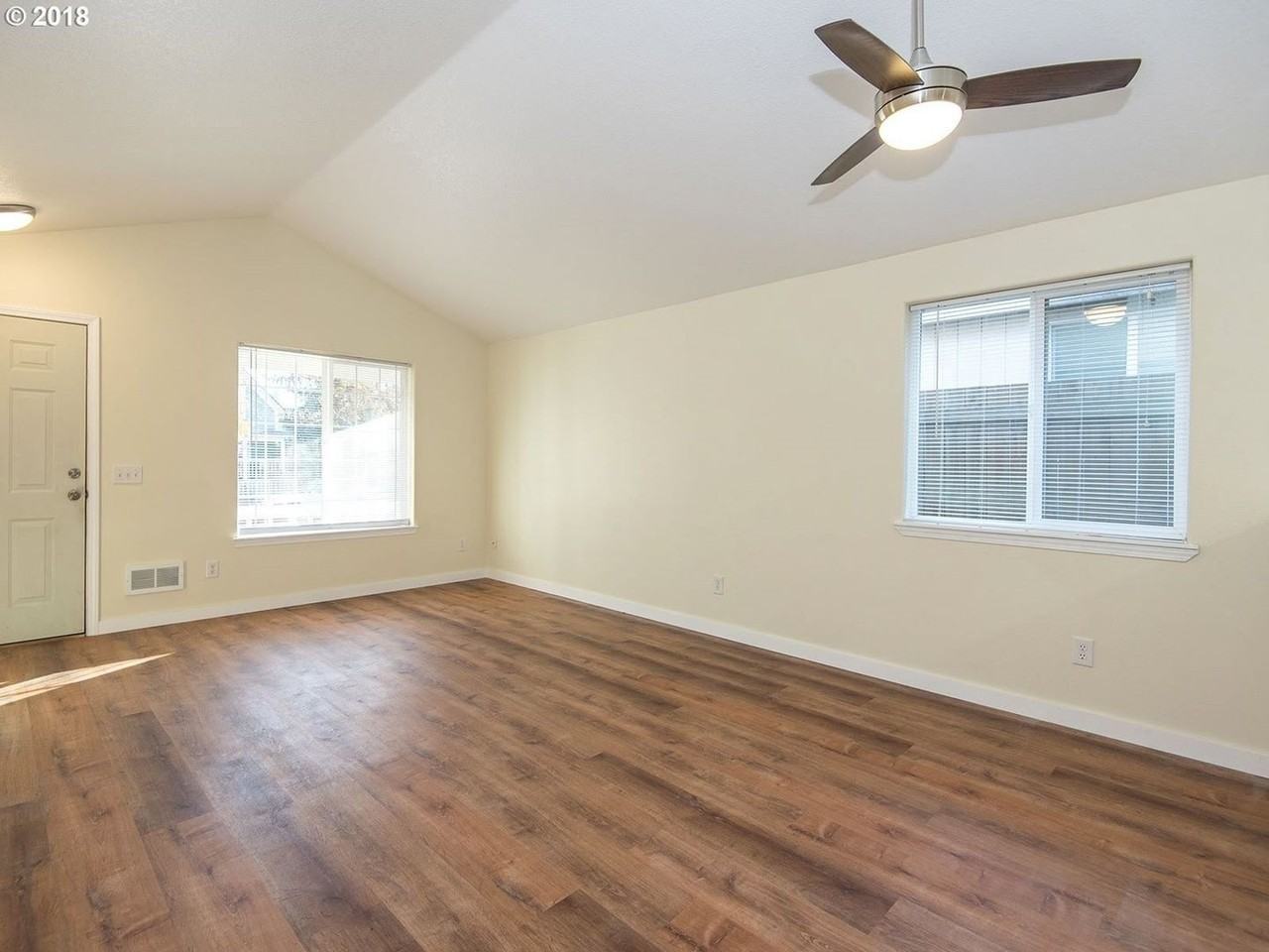 8517 N Druid Ave - Photo 4 of 30