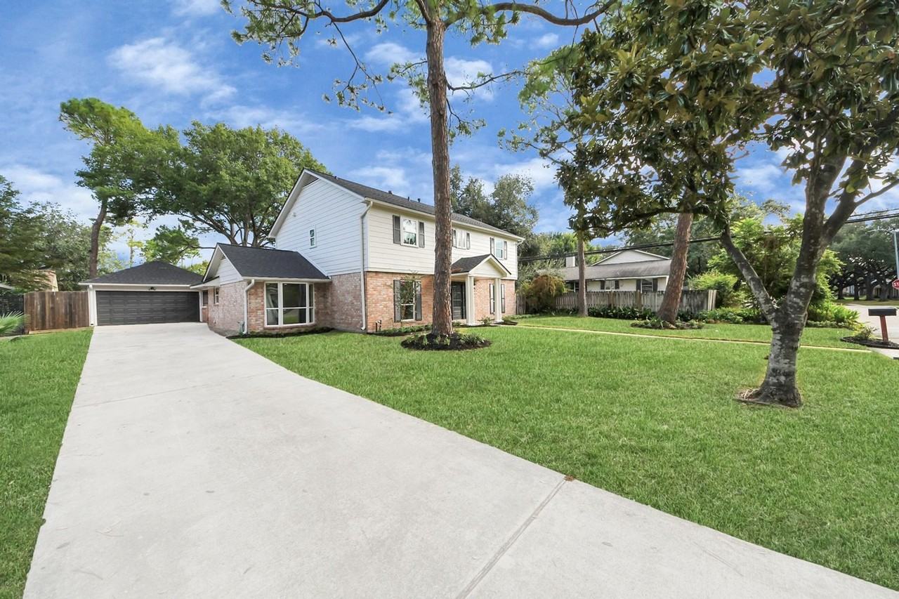 10806 Olympia Dr - Photo 2 of 26