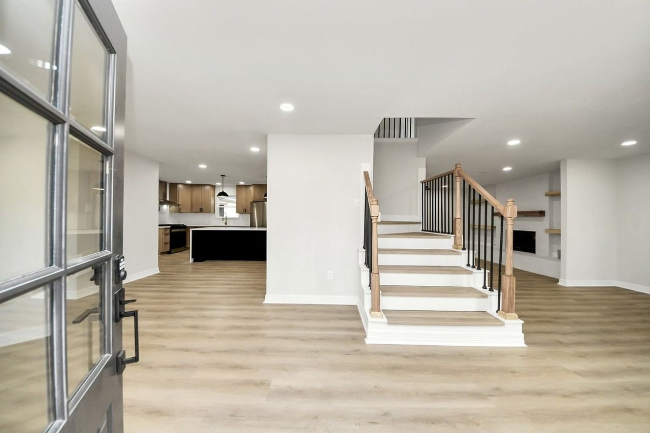 10806 Olympia Dr - Photo 4 of 26