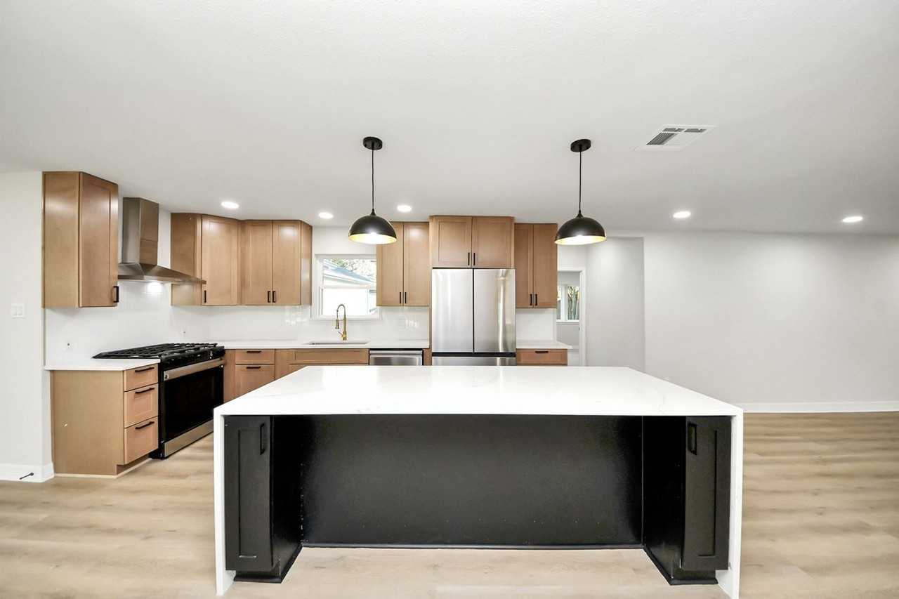 10806 Olympia Dr - Photo 7 of 26
