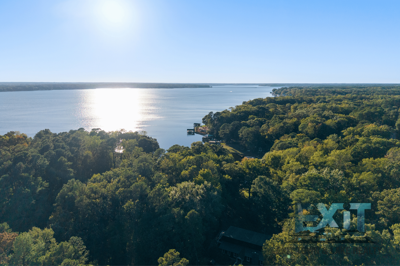 218 Club Dr - Photo 2 of 50
