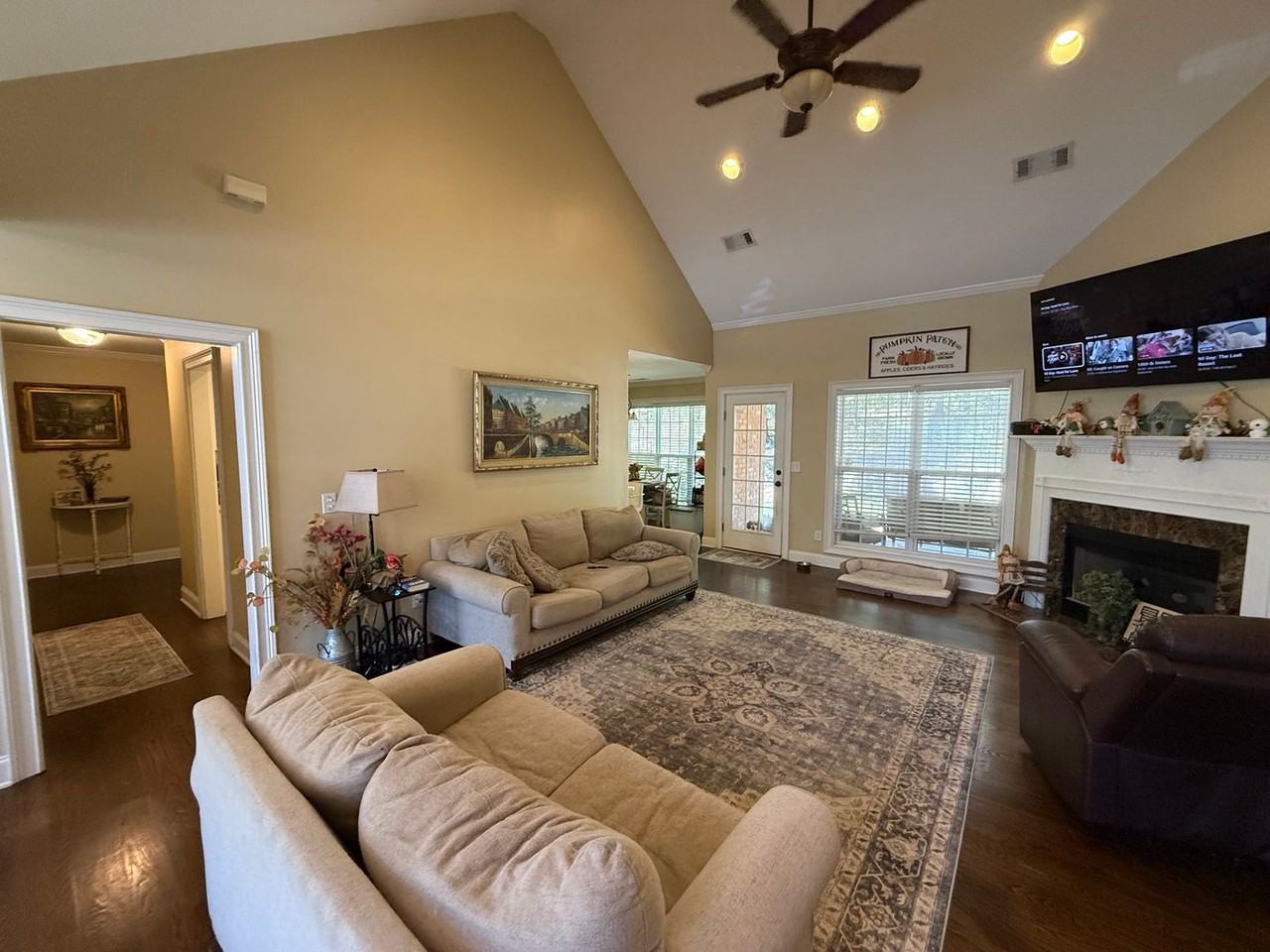 1866 Shadow Bend Ln - Photo 5 of 21