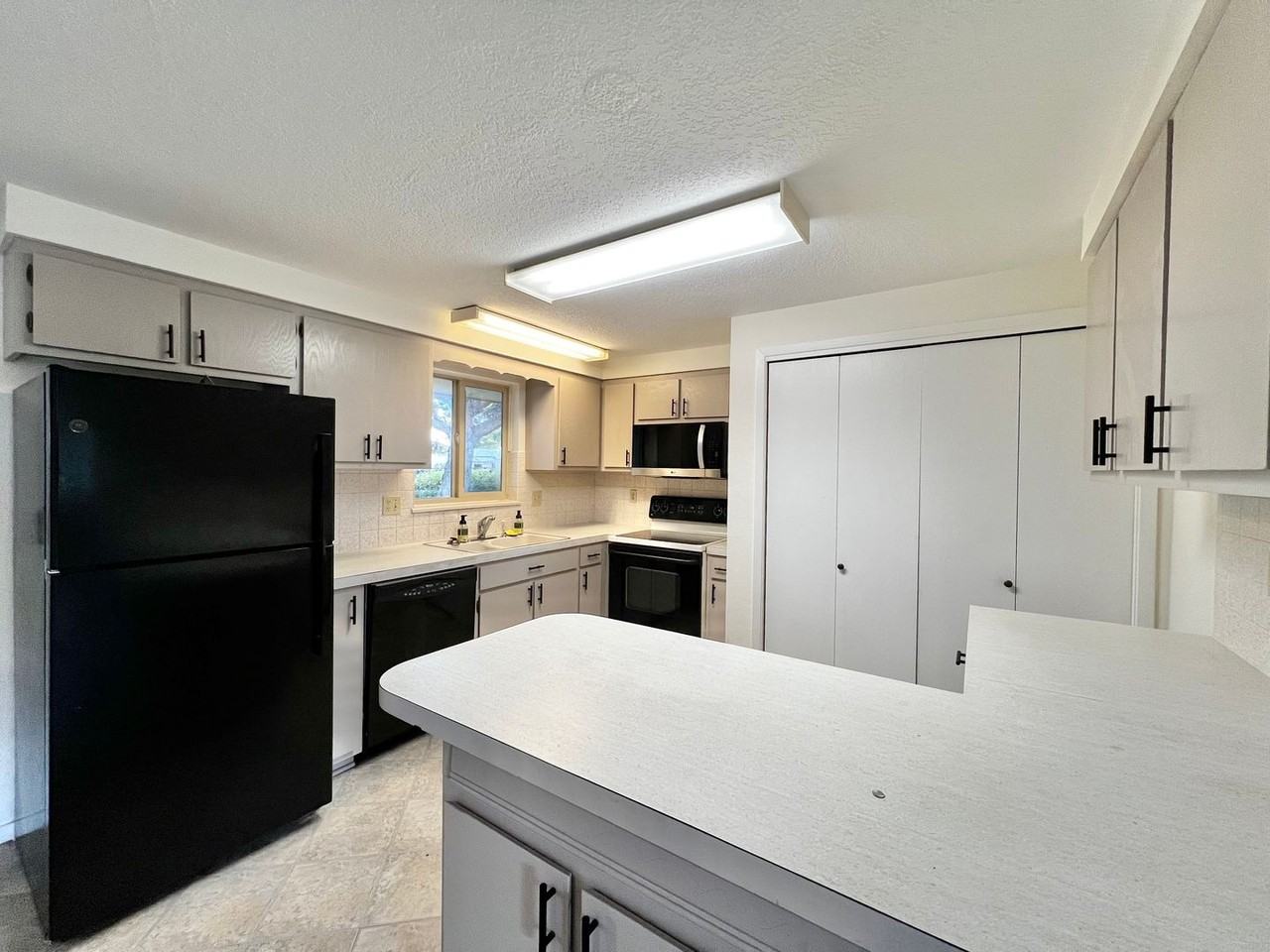 2652 Glendevey Dr - Photo 7 of 7