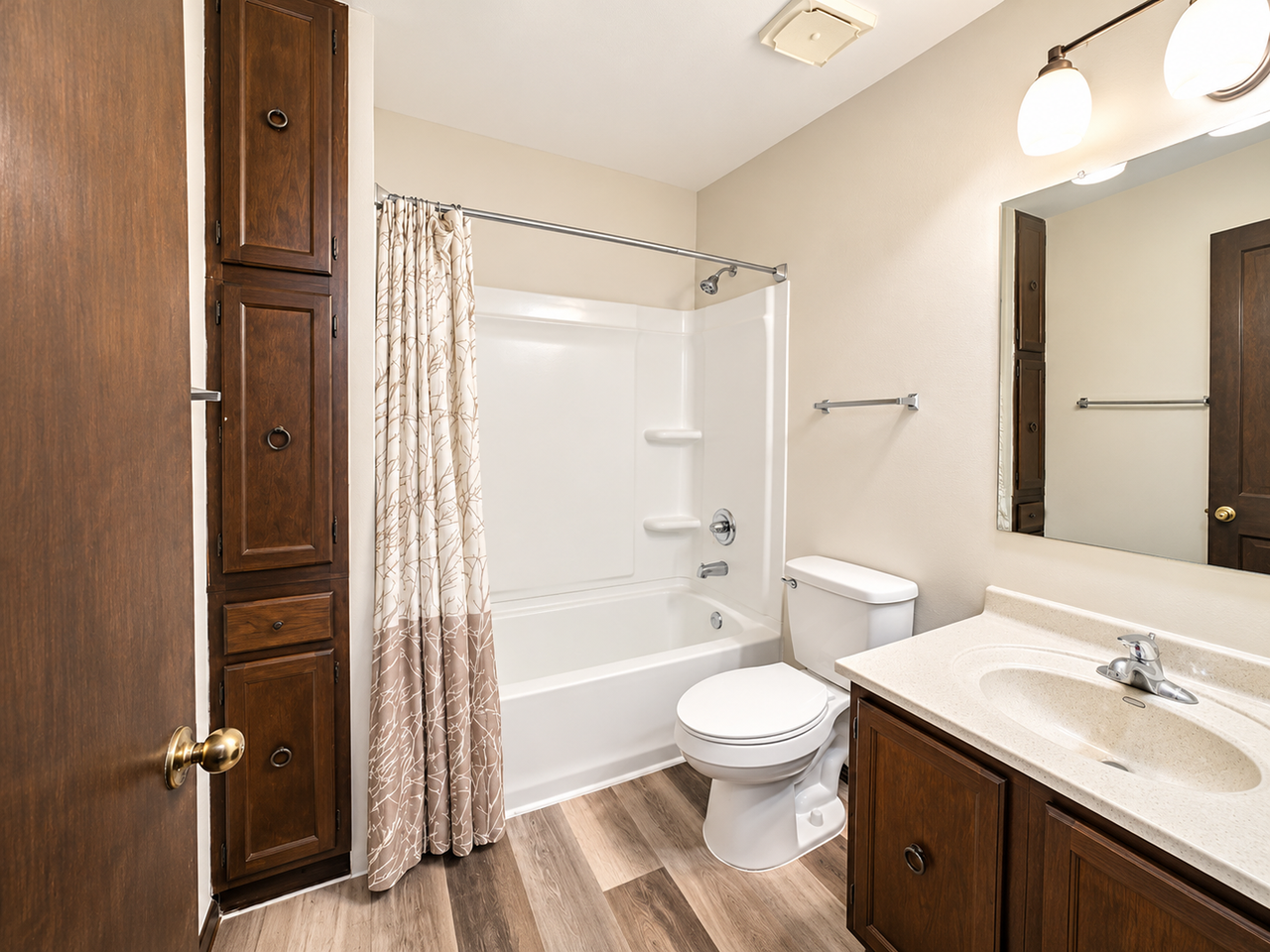 214 S Sheridan St - Photo 2 of 10