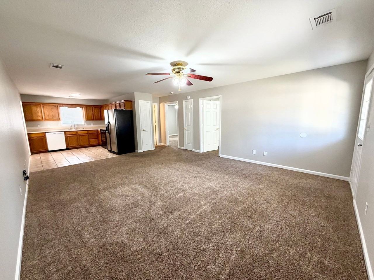 303 N 13th Ave - Photo 2 of 21
