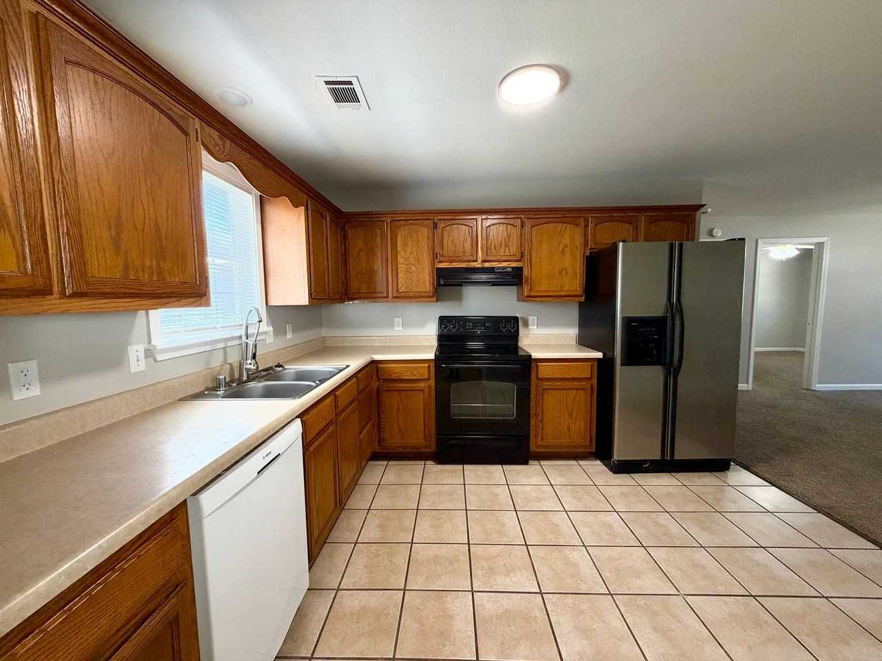 303 N 13th Ave - Photo 7 of 21