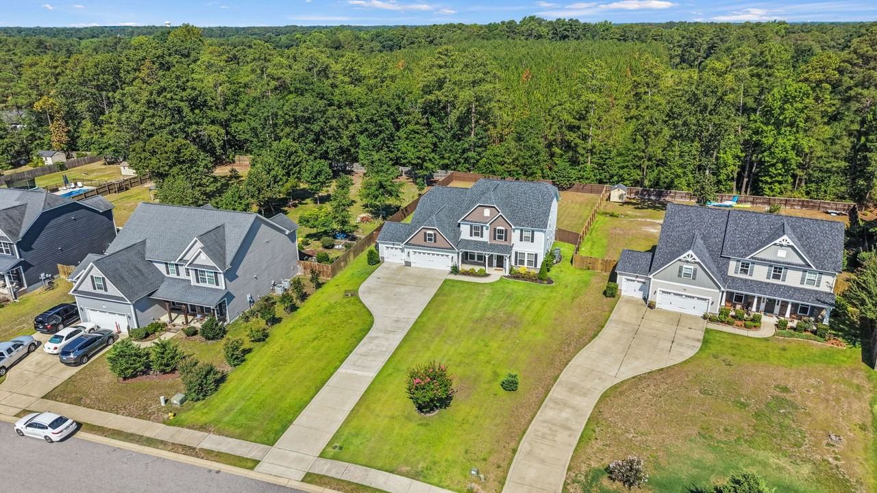 3324 Amour Dr - Photo 4 of 42