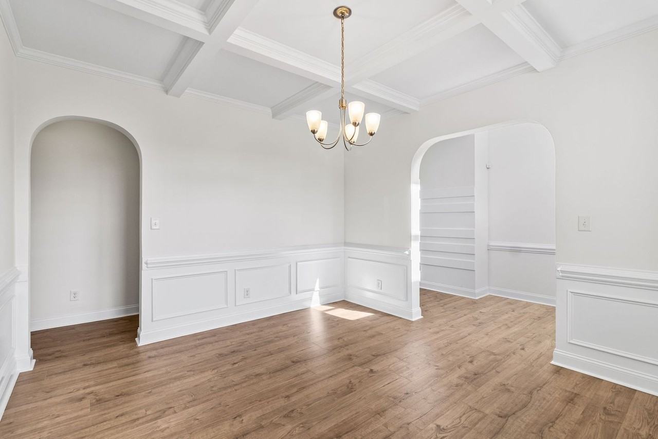 3324 Amour Dr - Photo 5 of 42
