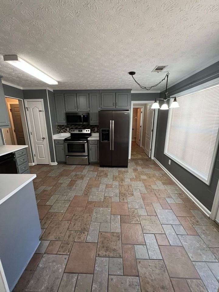 3835 Cool Springs Pt - Photo 7 of 31