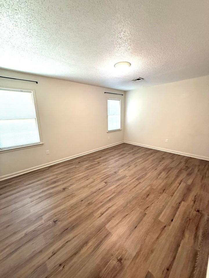 3615 Fieldcrest Dr - Photo 6 of 20
