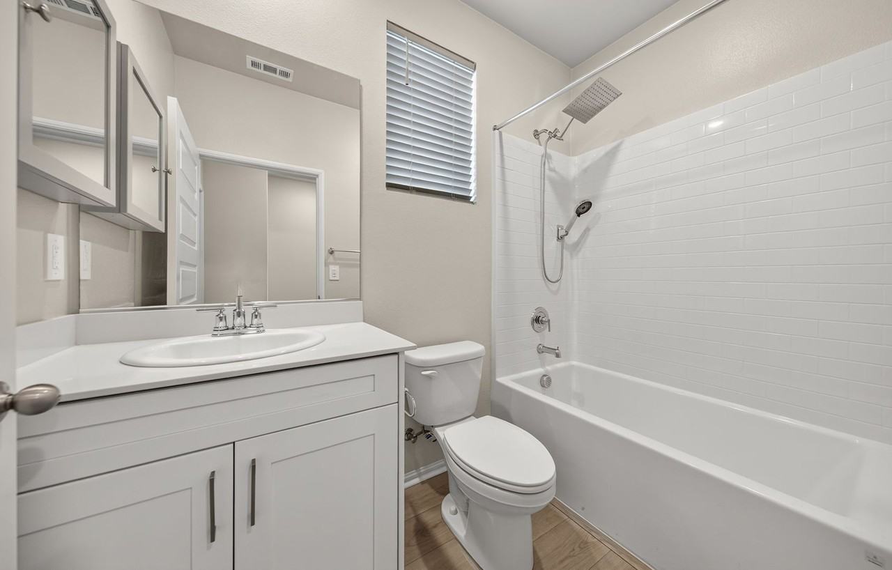 974 Domestic Ave - Photo 7 of 26