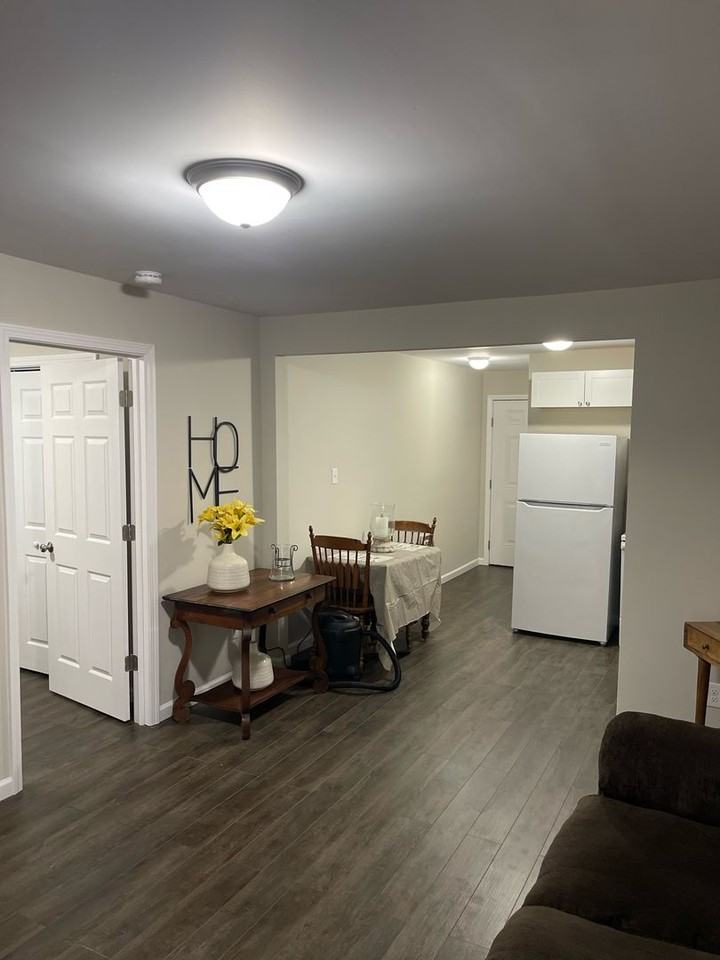 255 Oak St - Photo 2 of 9