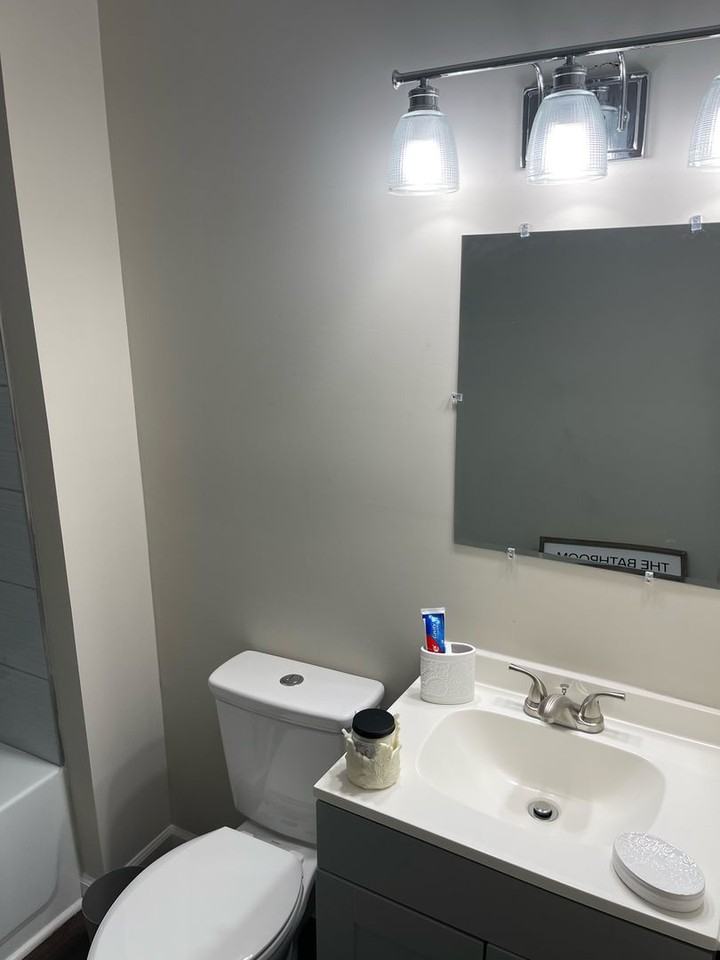 255 Oak St - Photo 6 of 9