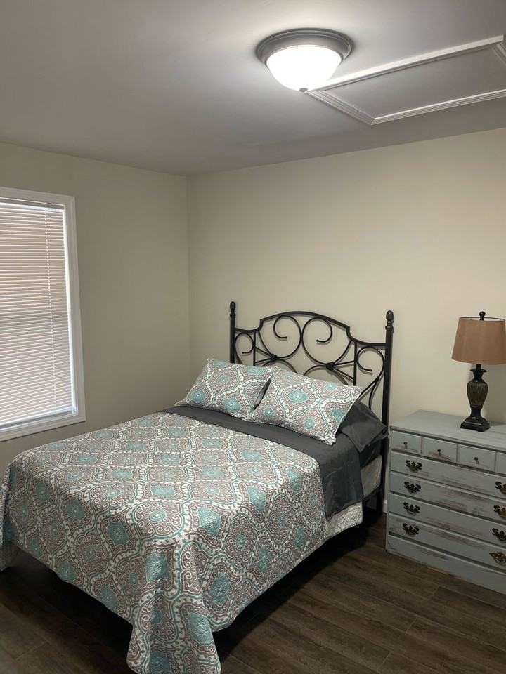 255 Oak St - Photo 7 of 9