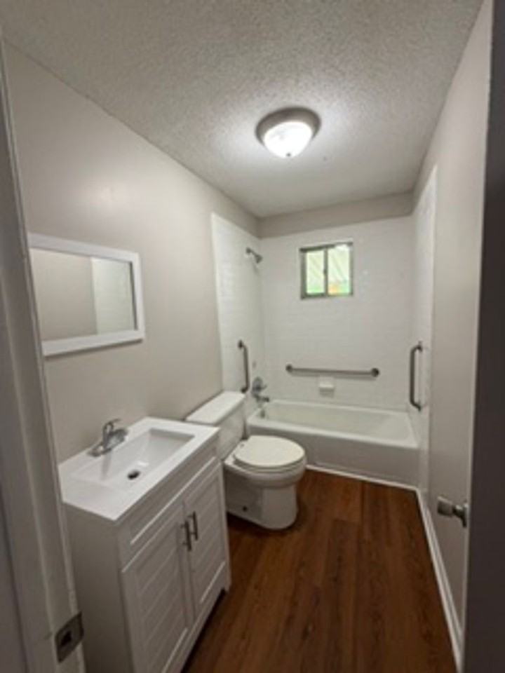 258 Oak St - Photo 6 of 15