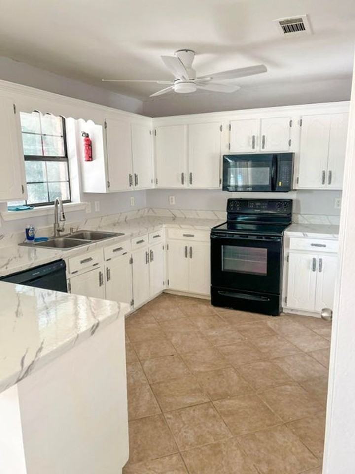 204 Old Oak Ln - Photo 5 of 22