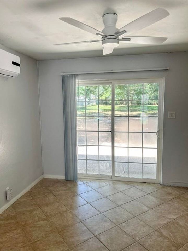 204 Old Oak Ln - Photo 7 of 22