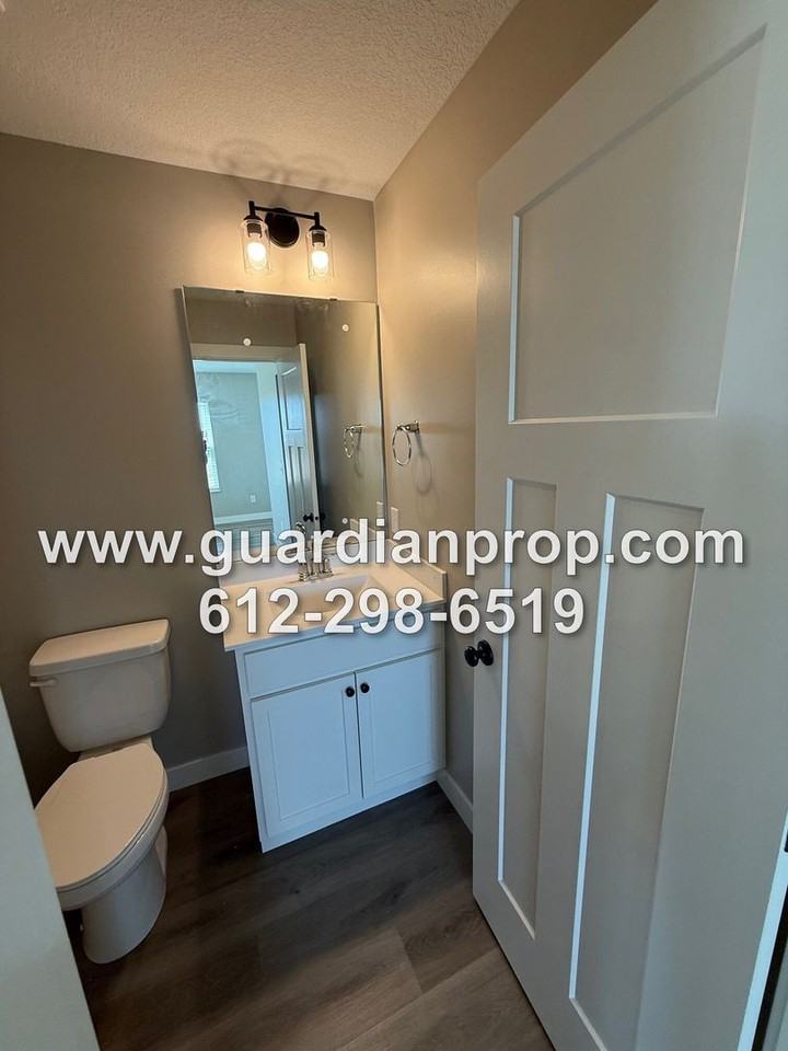 8841 Granite Ct - Photo 6 of 20