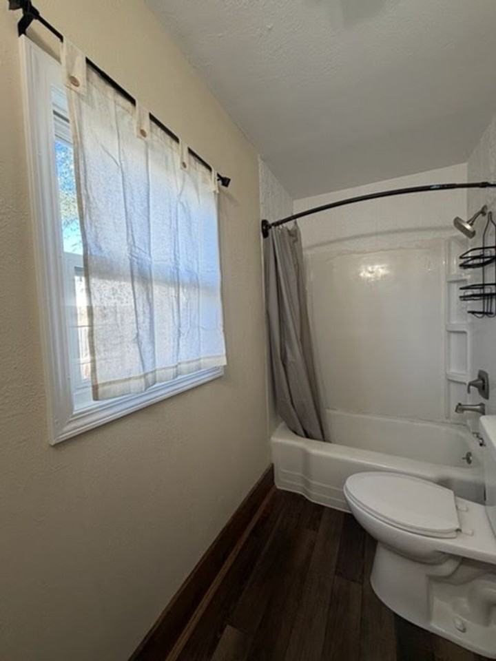 719 Fairfax St - Photo 5 of 10