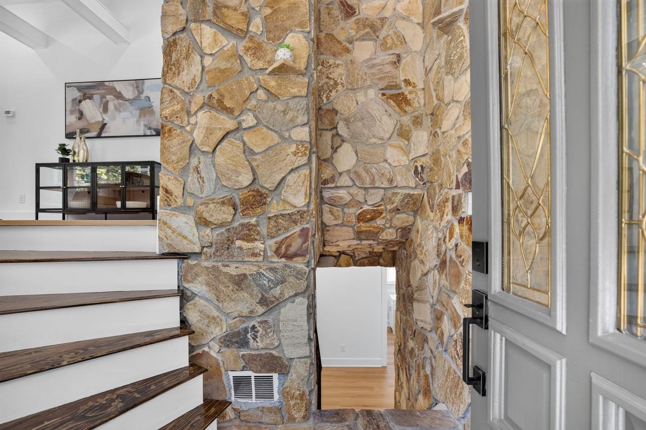 2532 Sam Newell Rd - Photo 4 of 39