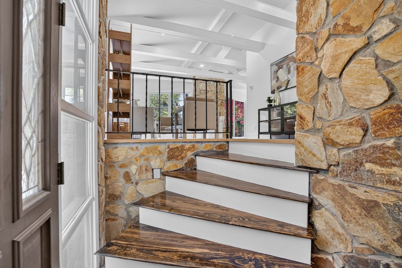 2532 Sam Newell Rd - Photo 5 of 39