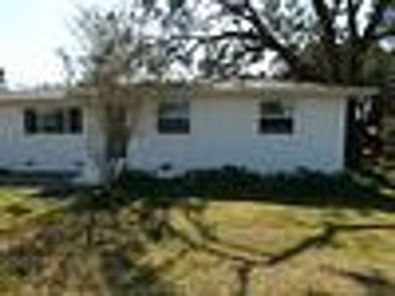 4911 Kinnear Ave - Photo 6 of 42