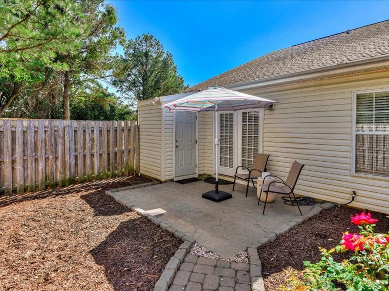 41 Leigh Place Dr - Photo 2 of 29