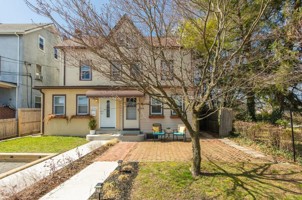 featured image of 614 Roosevelt Ave