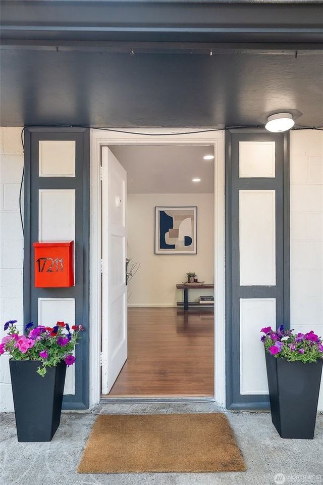 17211 5th Ave Ne - Photo 2 of 25