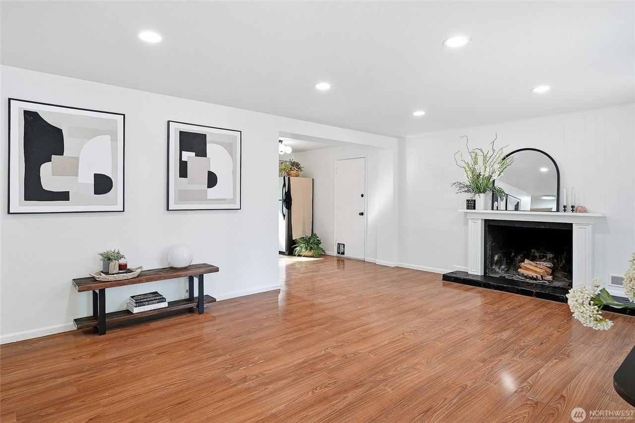 17211 5th Ave Ne - Photo 5 of 25