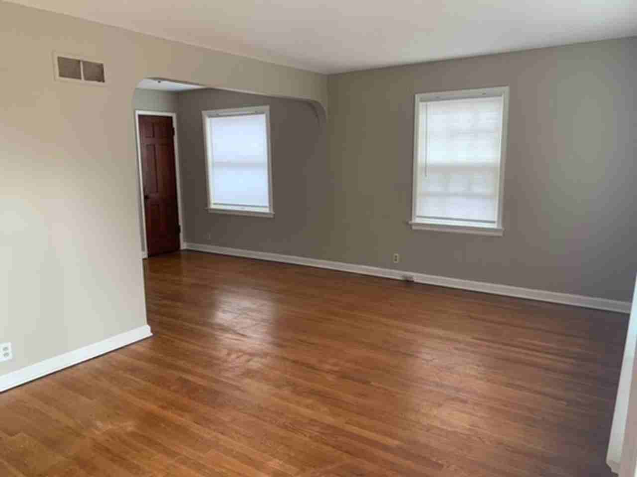 1137 Donnell Ave - Photo 3 of 17