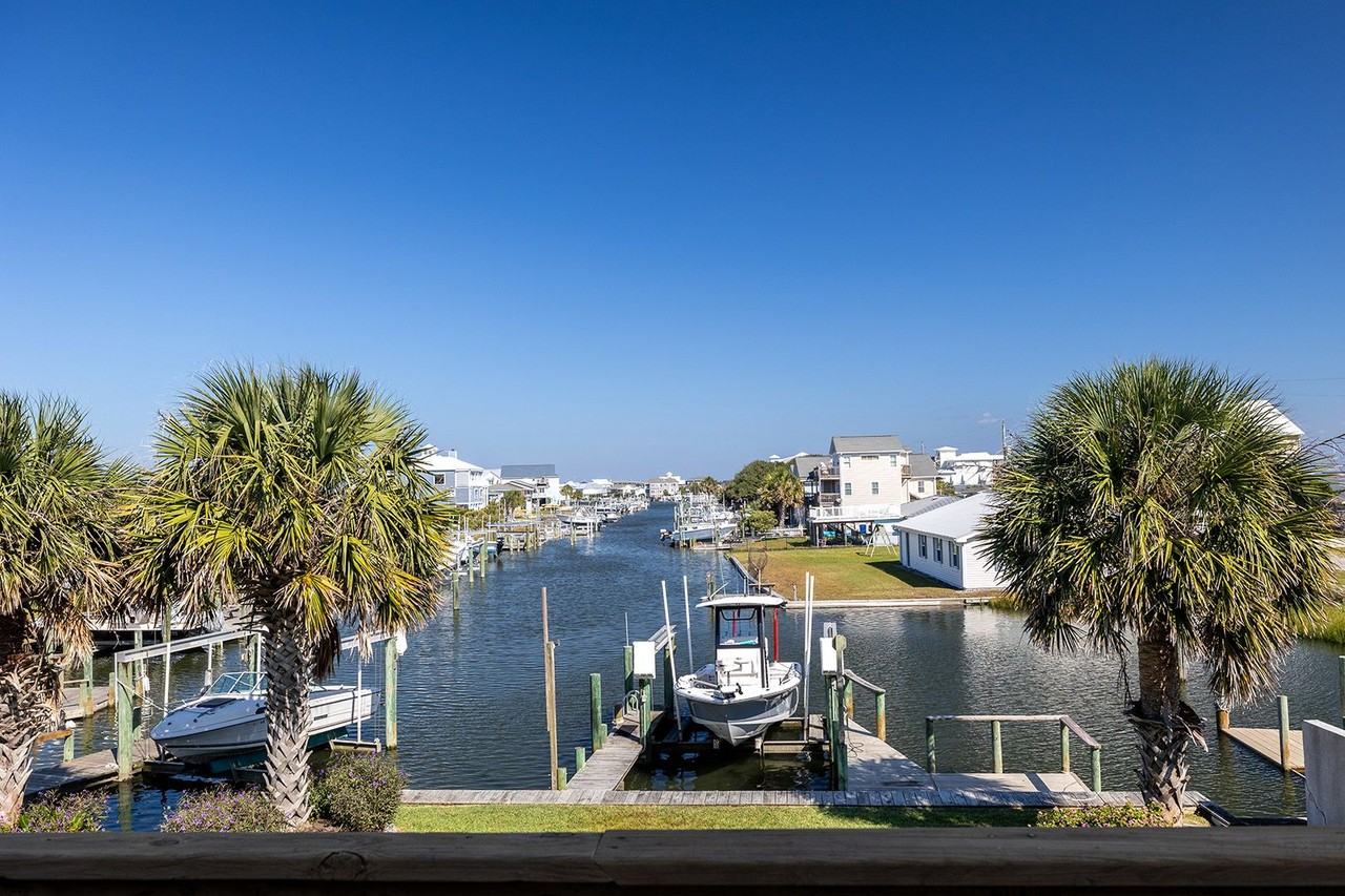 215 E Fort Macon Rd - Photo 7 of 40